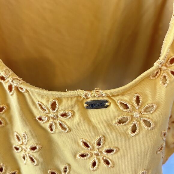 Ripcurl Women’s Open Back Eyelet One Piece Bodysuit Size 10 Yellow Colorful - Picture 5 of 9
